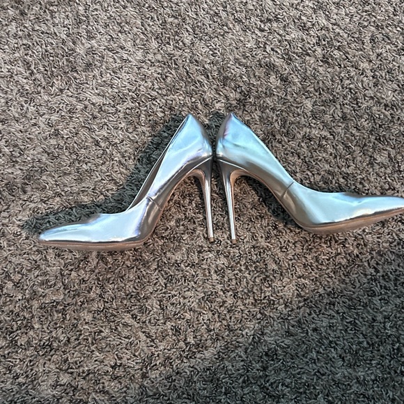 DAVIDTUTERA • Sliver High Heel Pumps • size 7 - Picture 4 of 6